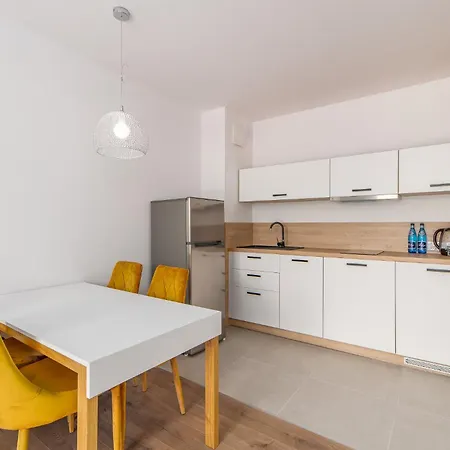 Perfect Bel Mare By Renters